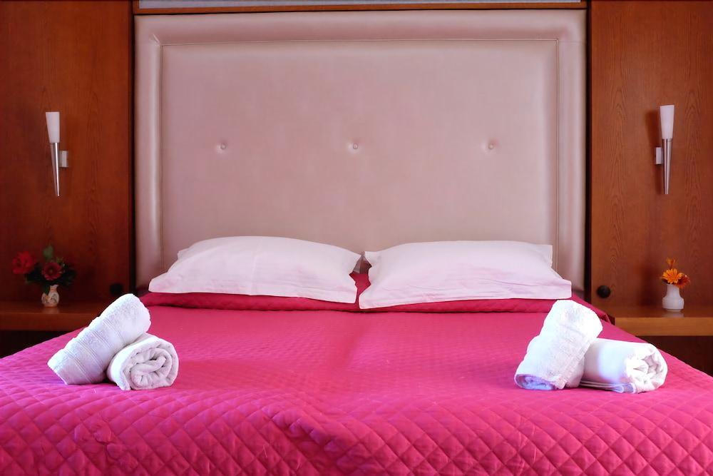 Niki Sunrise Apartments Gastouri  Extérieur photo